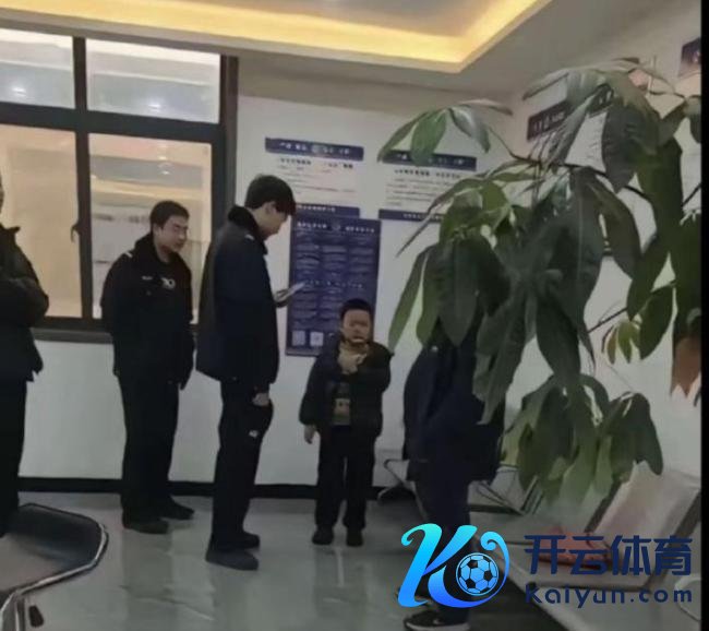 车主称车被炸时一家东谈主刚下车 鞭炮激勉化粪池爆炸